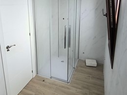 Mampara angular 