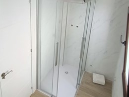 Mampara angular 