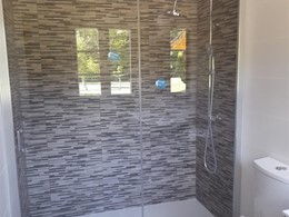 Mampara frontal corredera en plata 